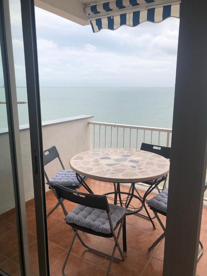 Apartamento en primera línea de mar Sant Carlos de la Ràpita Exterior foto